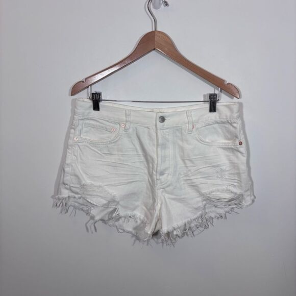 Free People, We The Free Loving Good Vibrations Cutoffs size 31 0B1103563 - Picture 2 of 14